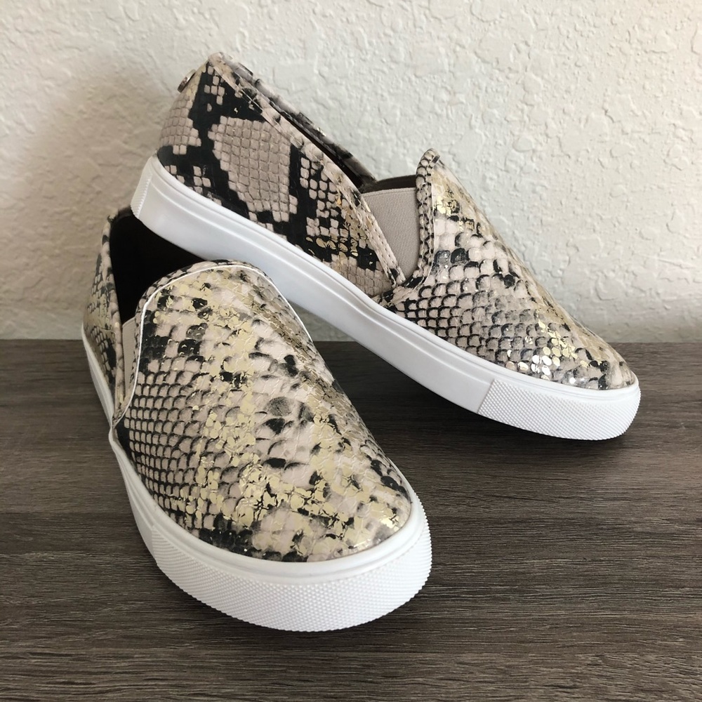 NEW Steve Madden Snakeskin Slip Ons / Sneakers 6.5